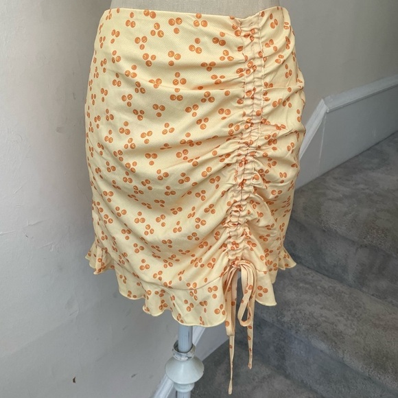 Nasty Gal Love & Other Things Yellow Hitting The Spot Side Ruched Mini Skirt NWT - Picture 2 of 9